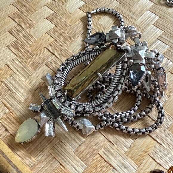 Stella & Dot Art Deco Necklace Amulet Amber Smoky Crystals Silver Tone Adjustabl - Picture 4 of 10